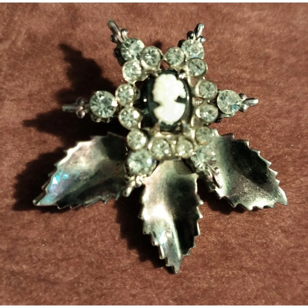 Vintage Cameo Rhinestone Leaf Brooch Silver Tone Starburst Victorian Style Pin